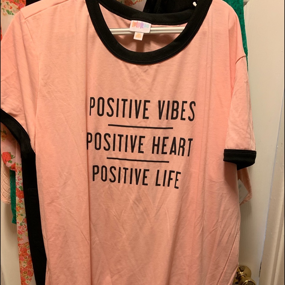 Liv t shirt lularoe